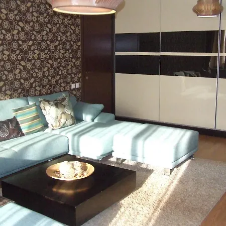 Family Retreat Politehnica Park * Boekarest