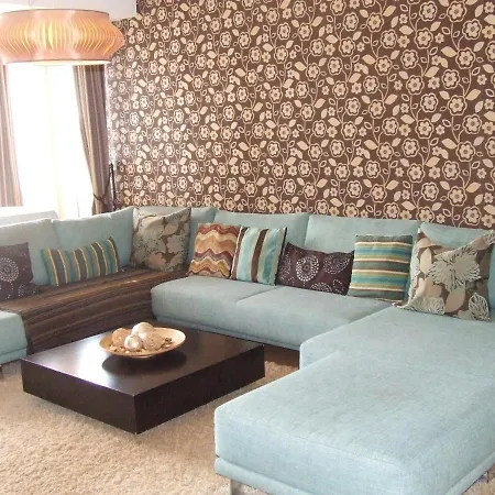 Family Retreat Politehnica Park * 布加勒斯特