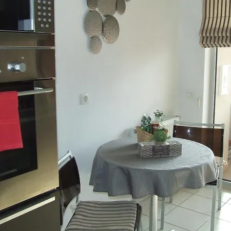 Family Retreat Politehnica Park 公寓 布加勒斯特