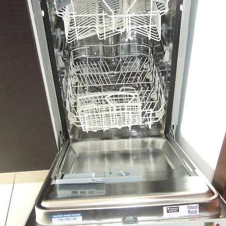 Family Retreat Politehnica Park * Bükreş