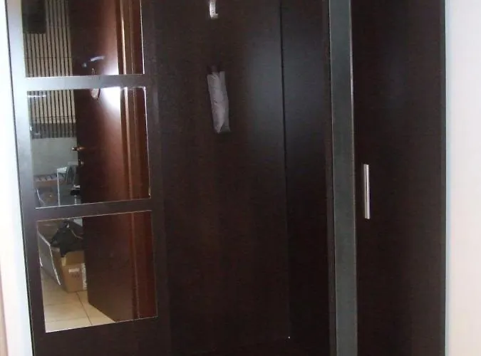 Family Retreat Politehnica Park Бухарест