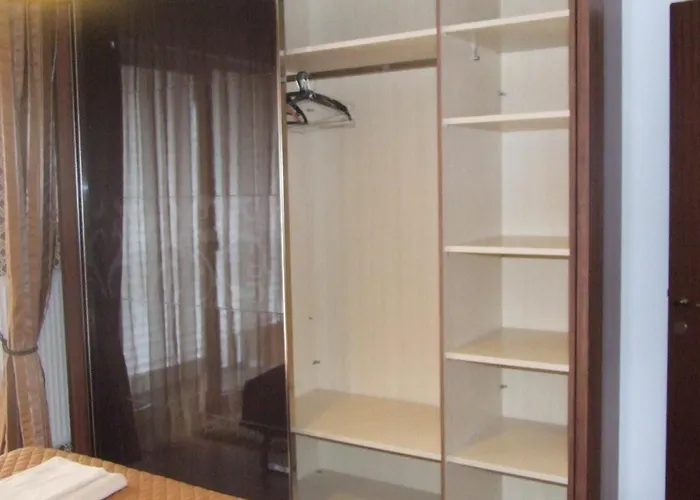 Family Retreat Politehnica Park Апартаменти Бухарест