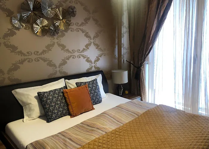 Family Retreat Politehnica Park Бухарест